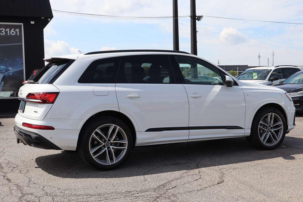 2021 Audi Q7 Progressiv S-Line   55 TFSI V6   Panoramic Sunroof Photo