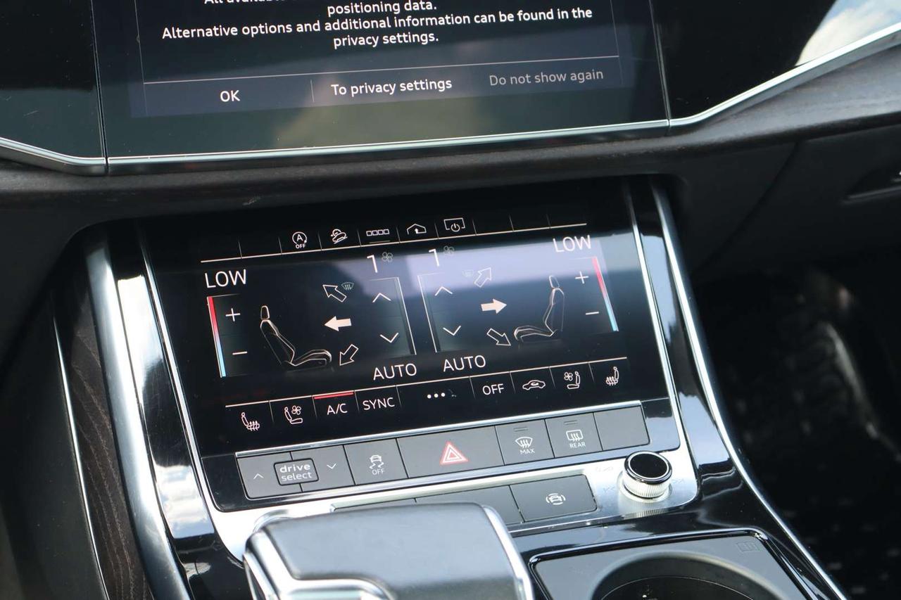 2021 Audi Q7 Progressiv S-Line   55 TFSI V6   Panoramic Sunroof Photo