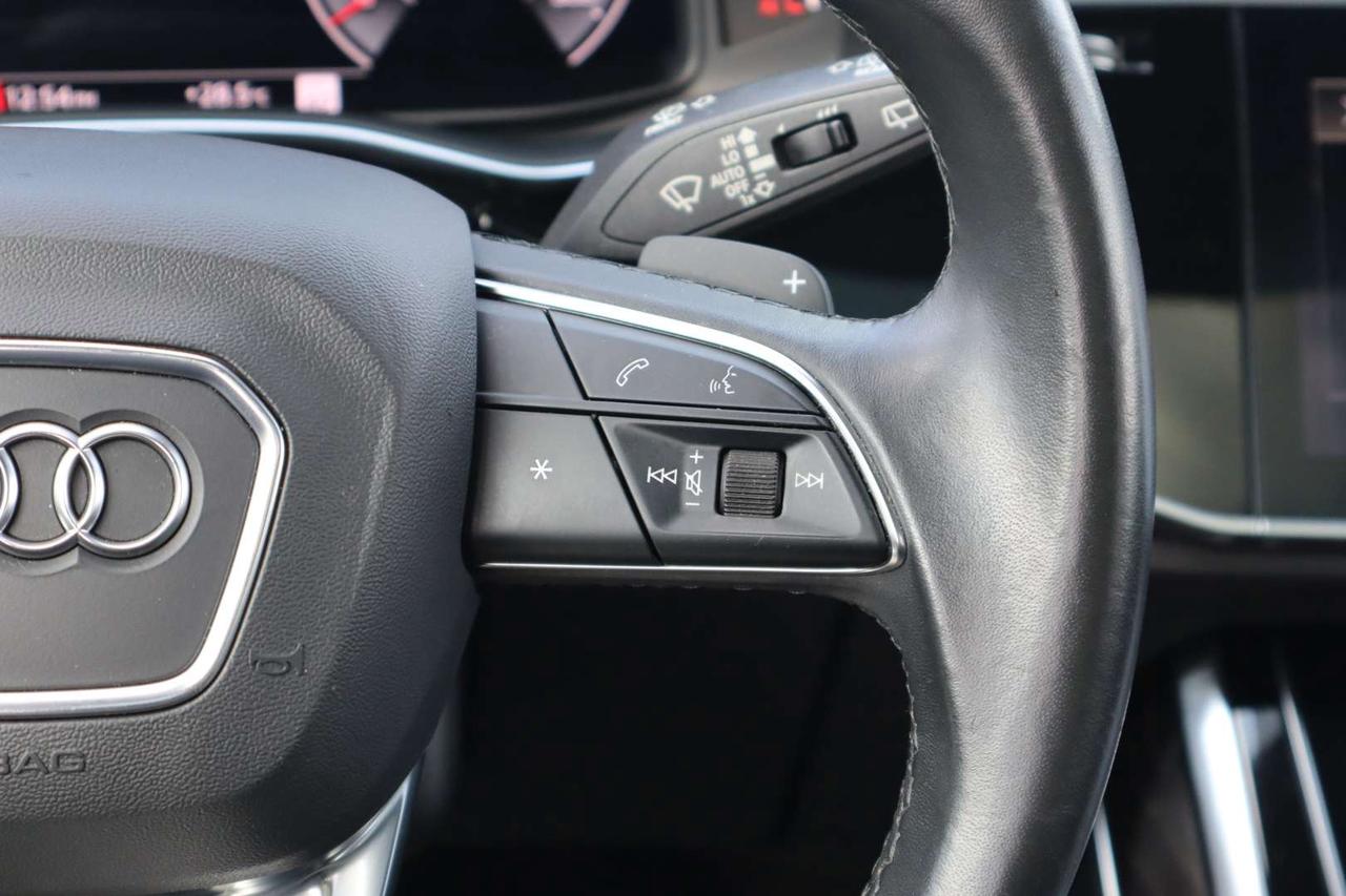 2021 Audi Q7 Progressiv S-Line   55 TFSI V6   Panoramic Sunroof Photo