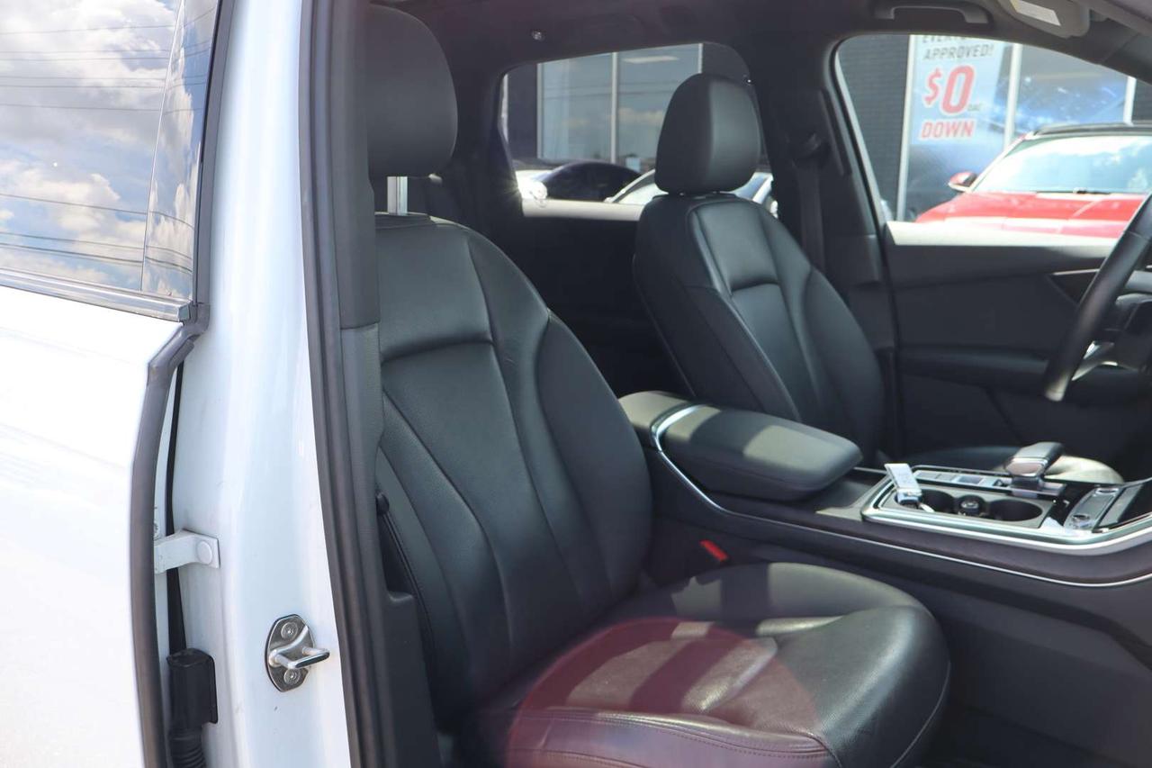 2021 Audi Q7 Progressiv S-Line   55 TFSI V6   Panoramic Sunroof Photo