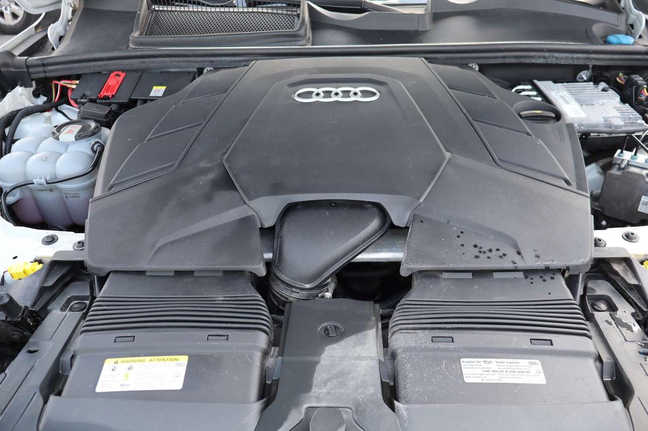 2021 Audi Q7 Progressiv S-Line   55 TFSI V6   Panoramic Sunroof Photo