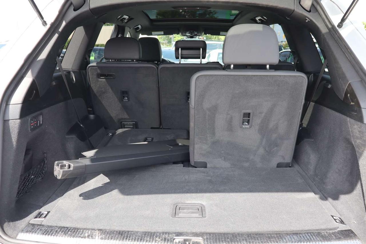 2021 Audi Q7 Progressiv S-Line   55 TFSI V6   Panoramic Sunroof Photo