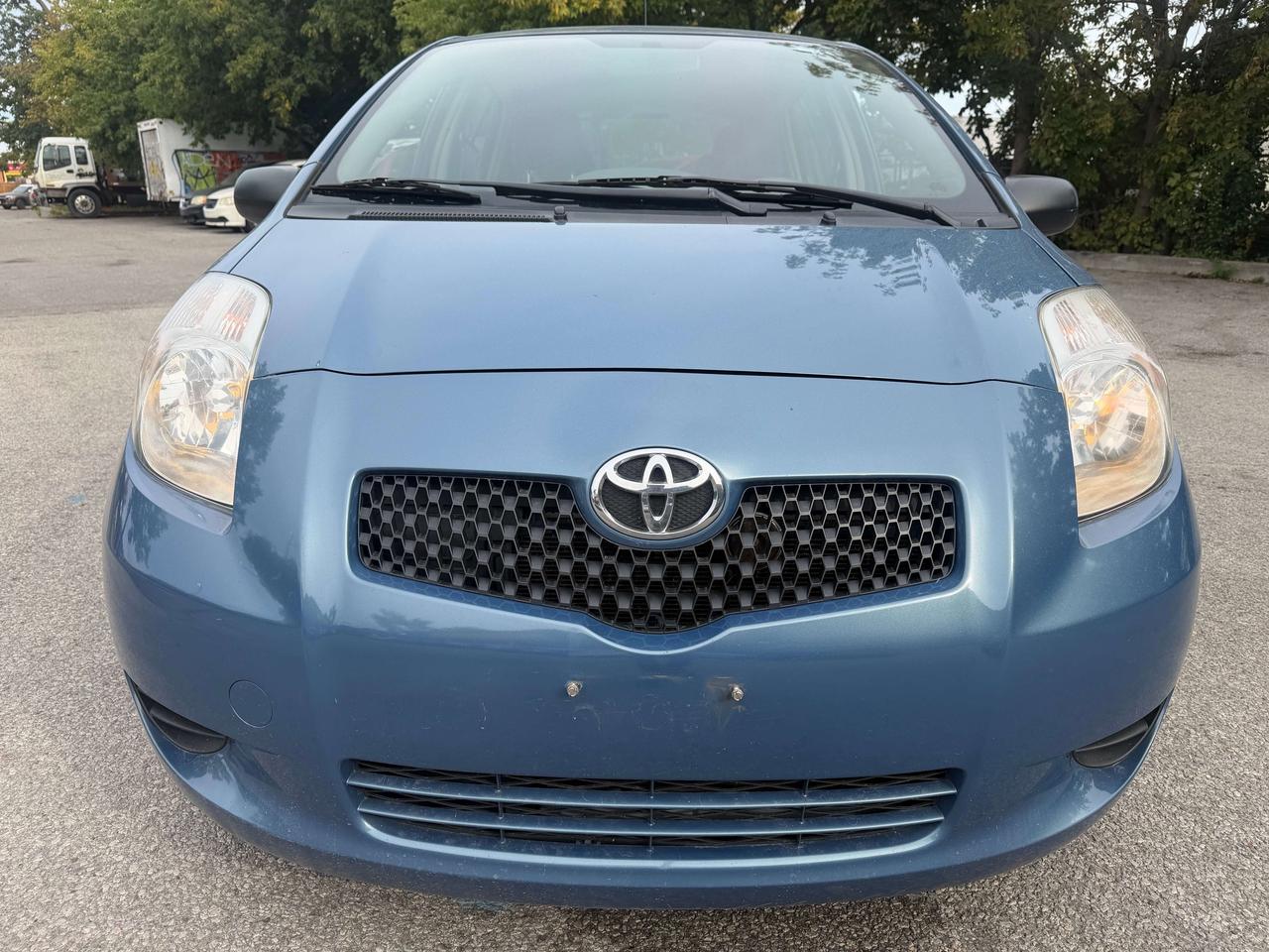 2007 Toyota Yaris LE !!! YES ONLY 160987 KMS !!! AUTO !! CERTIFIED ! Photo