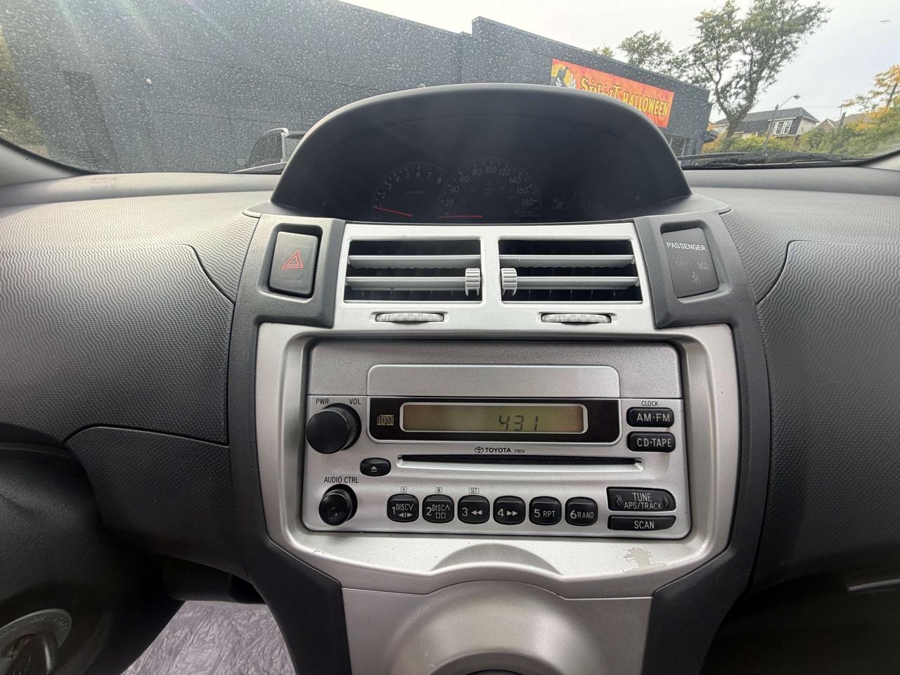 2007 Toyota Yaris LE !!! YES ONLY 160987 KMS !!! AUTO !! CERTIFIED ! Photo