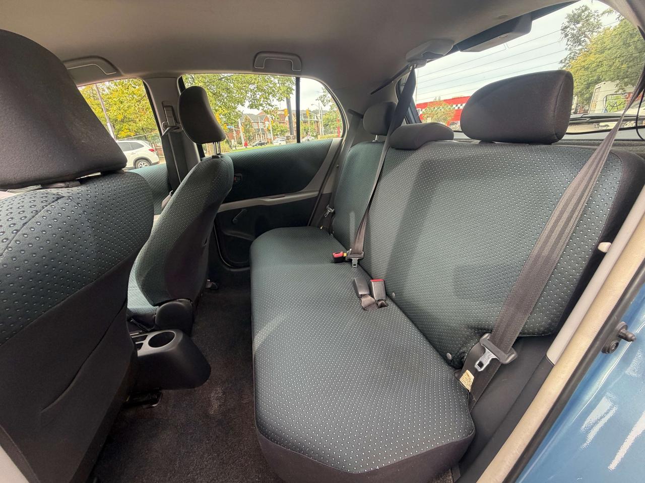 2007 Toyota Yaris LE !!! YES ONLY 160987 KMS !!! AUTO !! CERTIFIED ! Photo