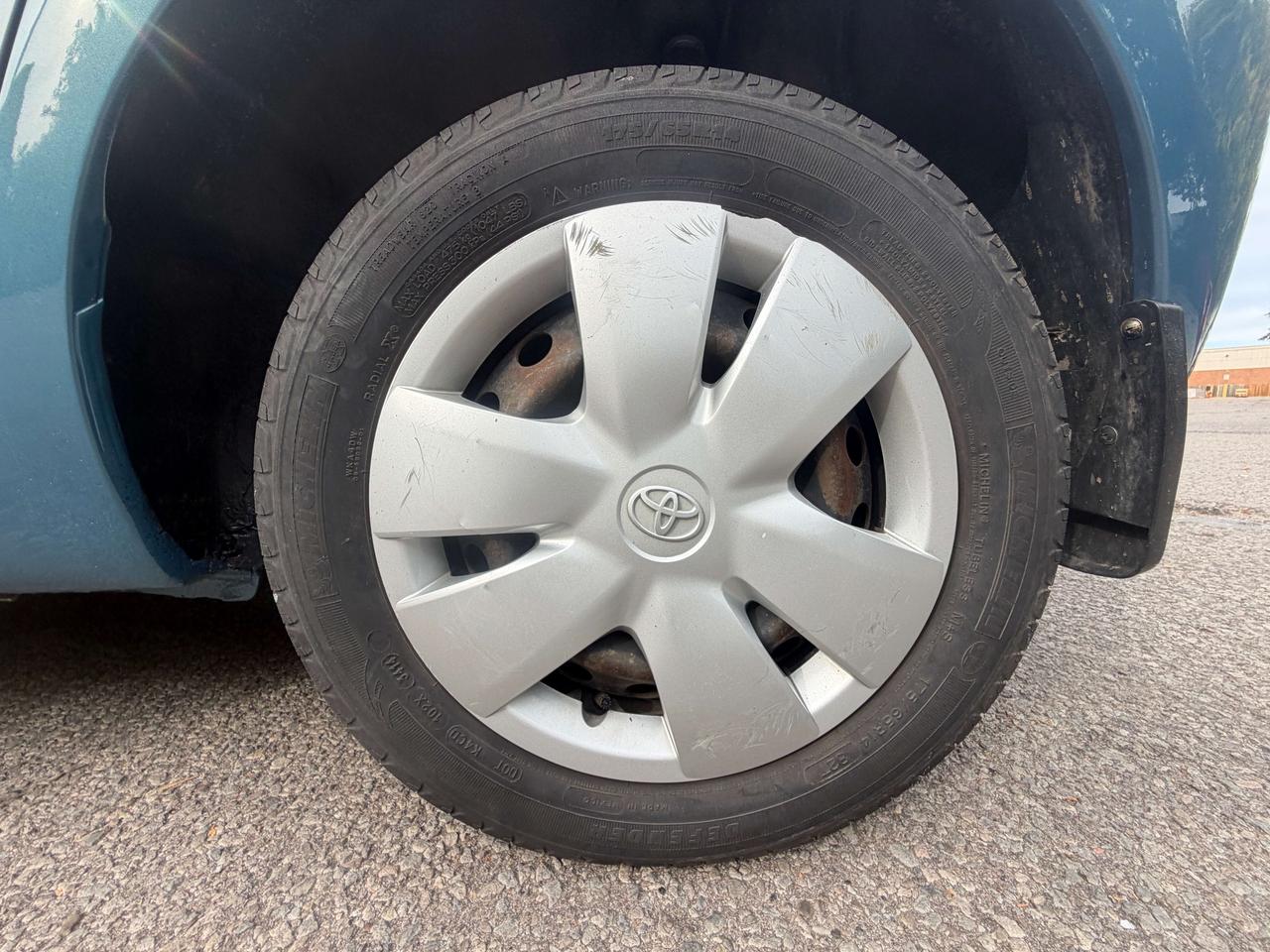 2007 Toyota Yaris LE !!! YES ONLY 160987 KMS !!! AUTO !! CERTIFIED ! Photo