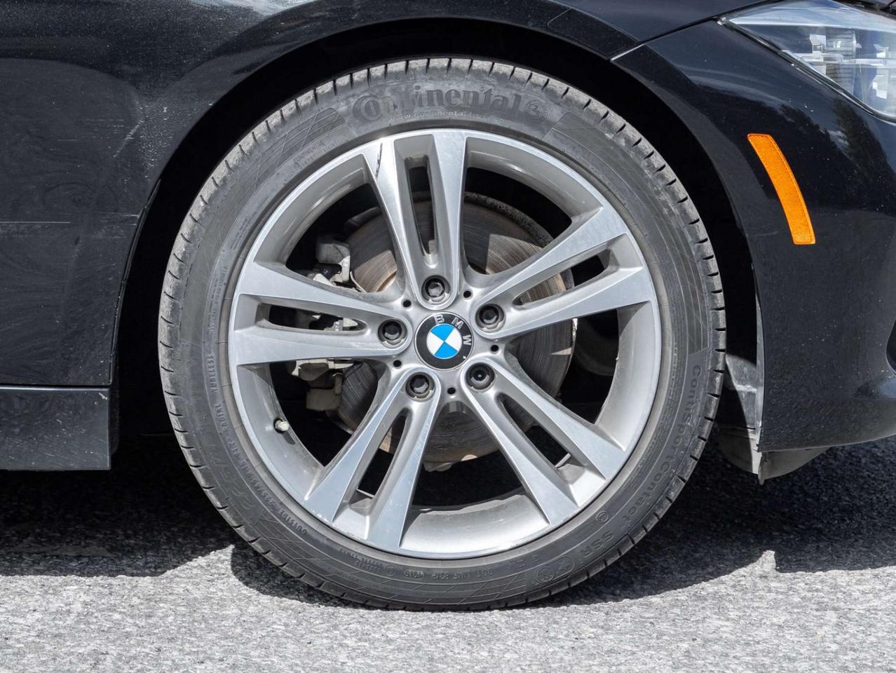 2017 BMW 3 Series 330i xDrive Sport-Line -NAVI-Comfort Access-LED-Dealer Serviced-NO Accidents Photo