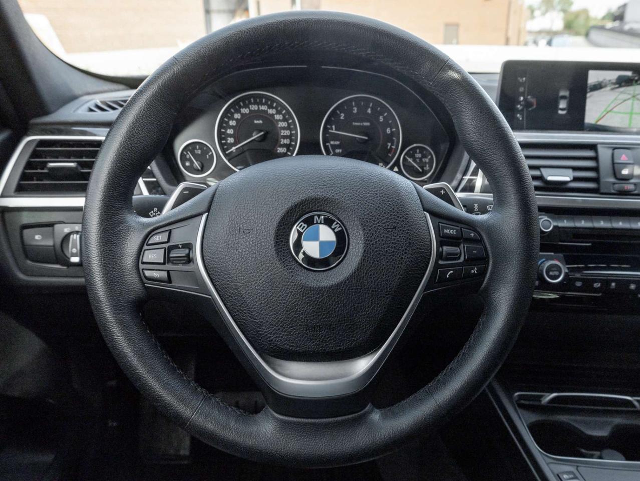 2017 BMW 3 Series 330i xDrive Sport-Line -NAVI-Comfort Access-LED-Dealer Serviced-NO Accidents Photo