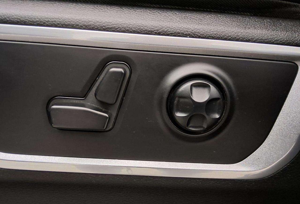 2019 RAM 1500 Laramie Photo