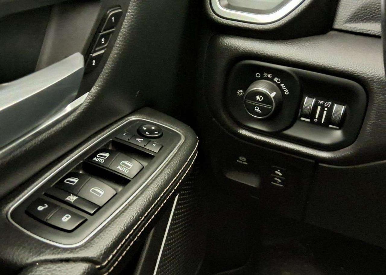 2019 RAM 1500 Laramie Photo
