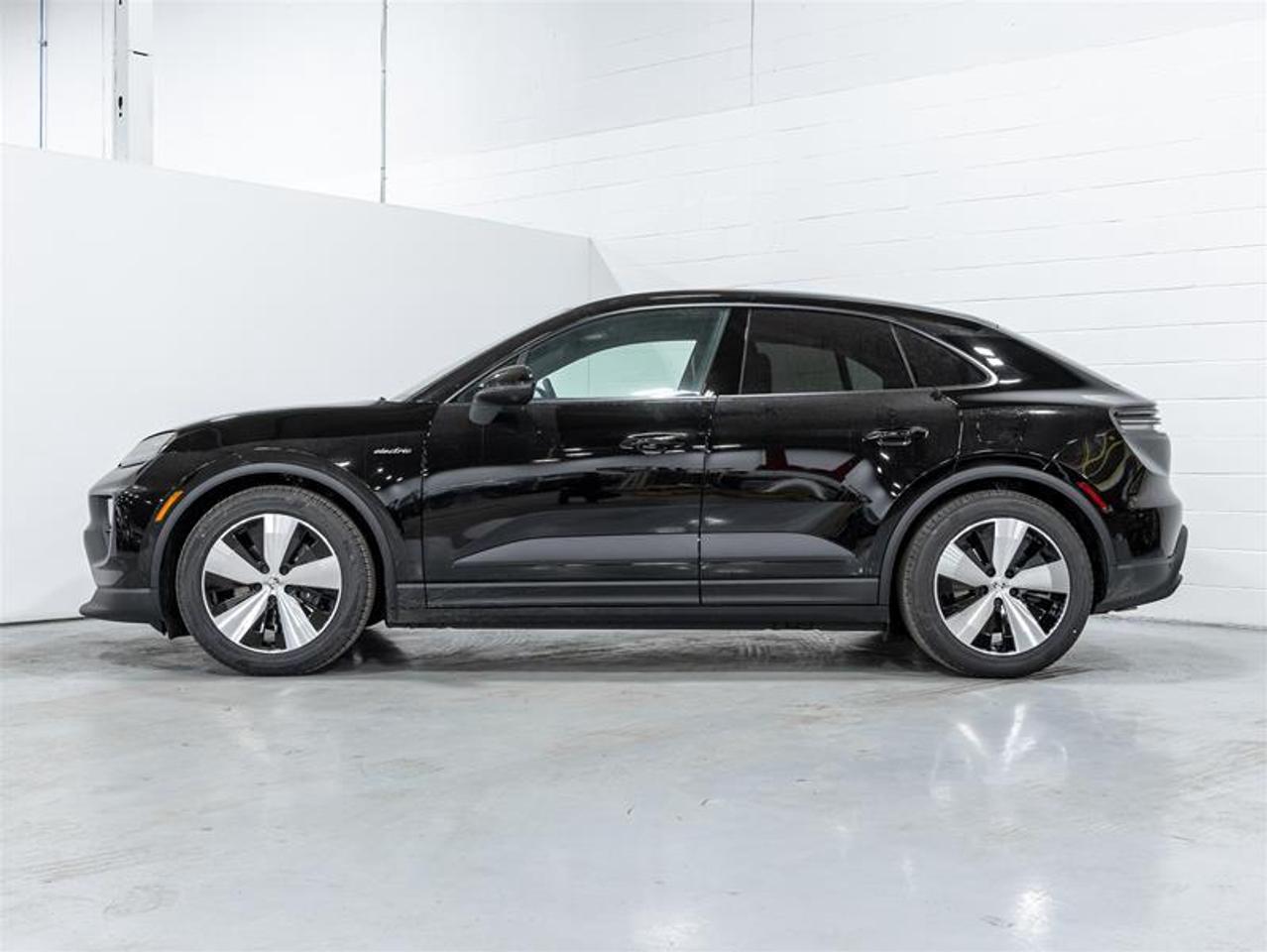 2025 Porsche Macan  Photo5