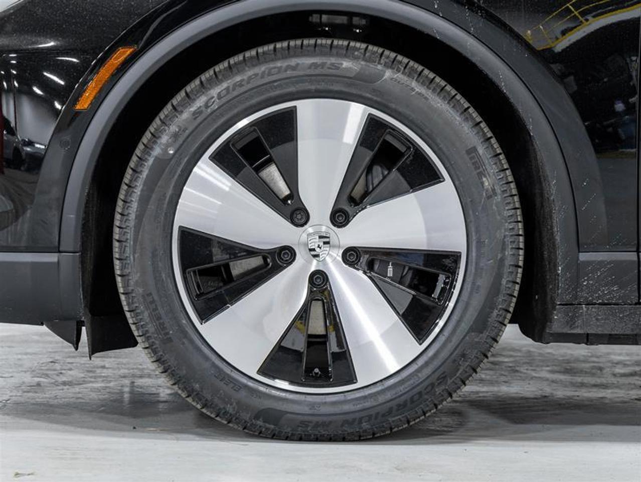 2025 Porsche Macan  Photo