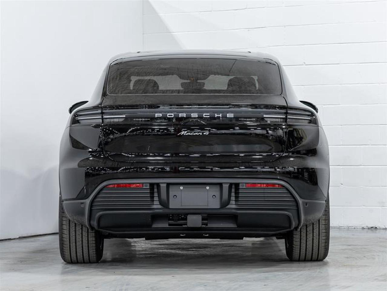 2025 Porsche Macan  Photo