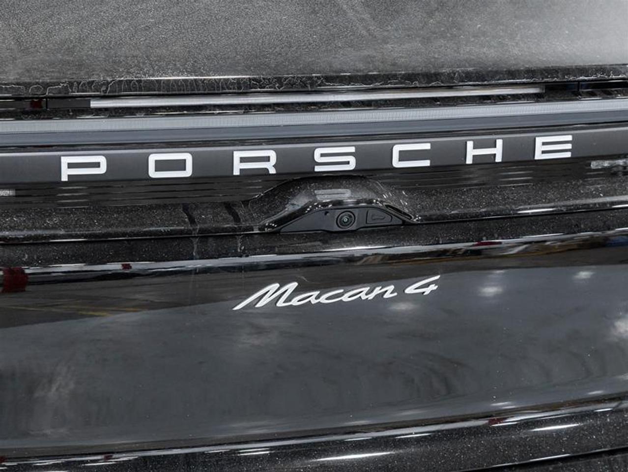 2025 Porsche Macan  Photo