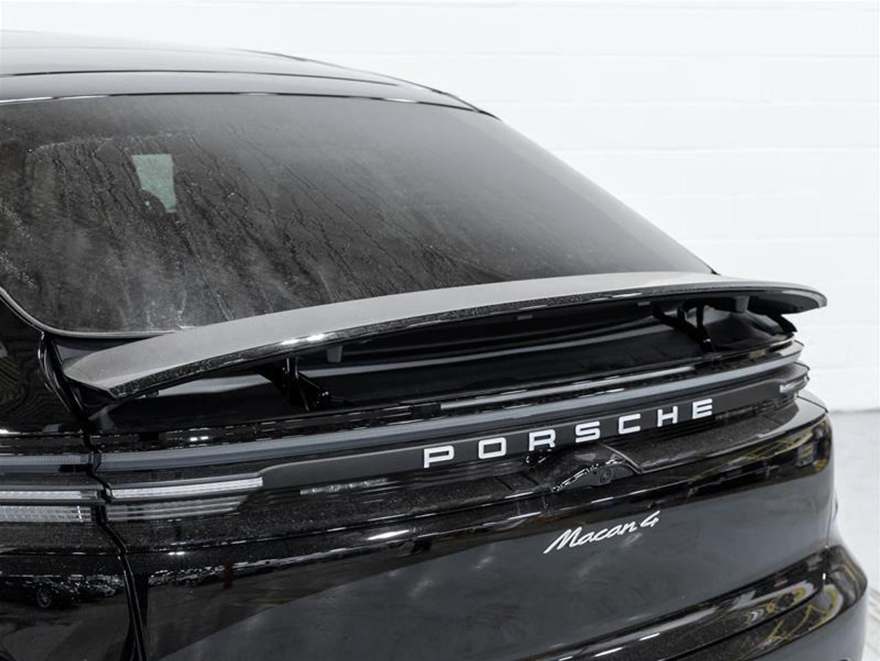 2025 Porsche Macan  Photo