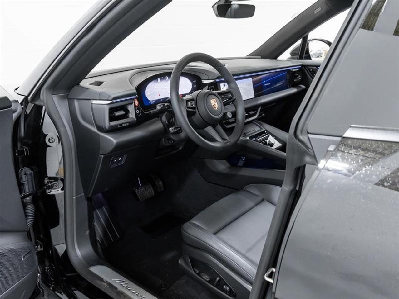 2025 Porsche Macan  Photo