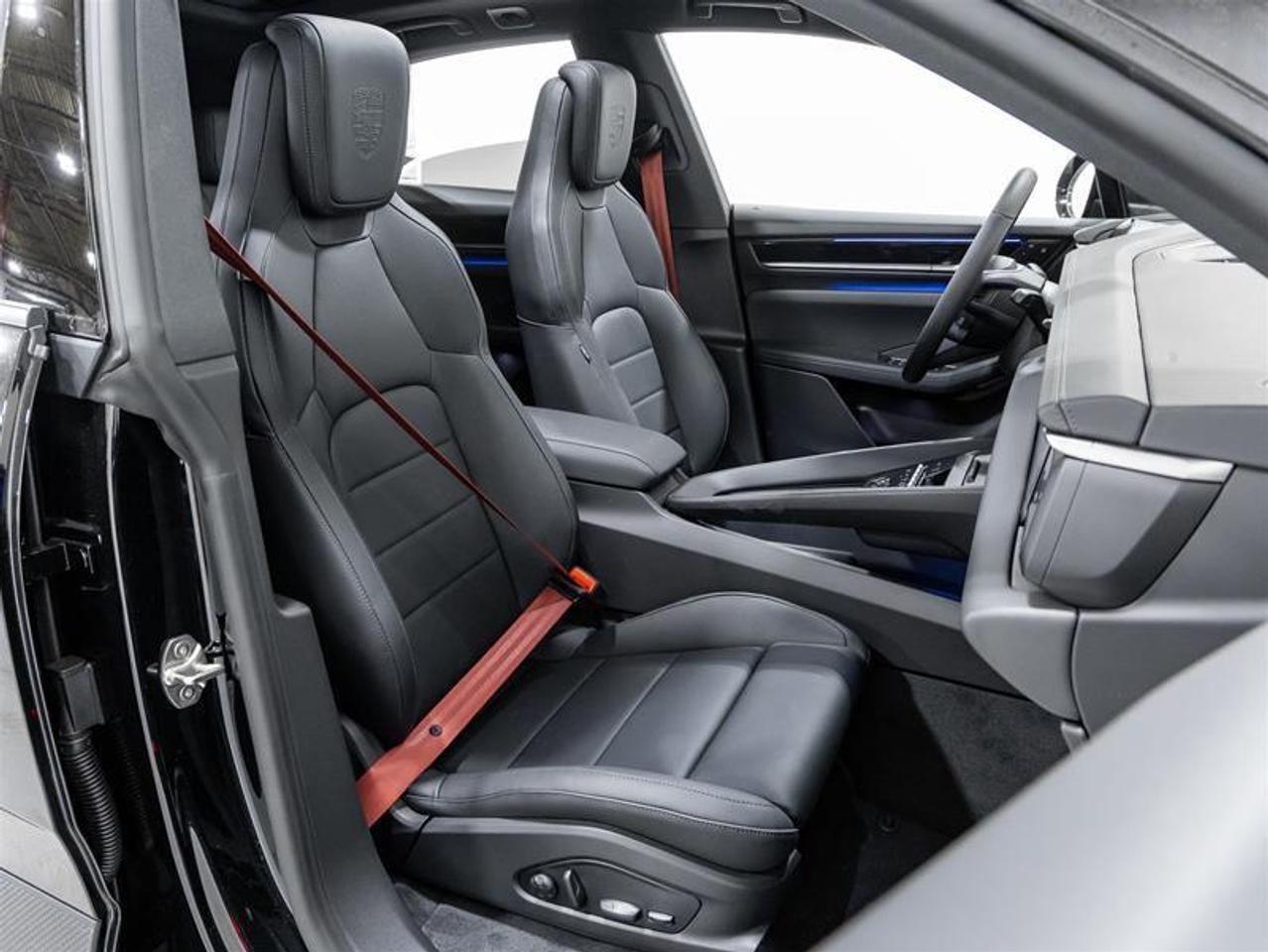 2025 Porsche Macan  Photo