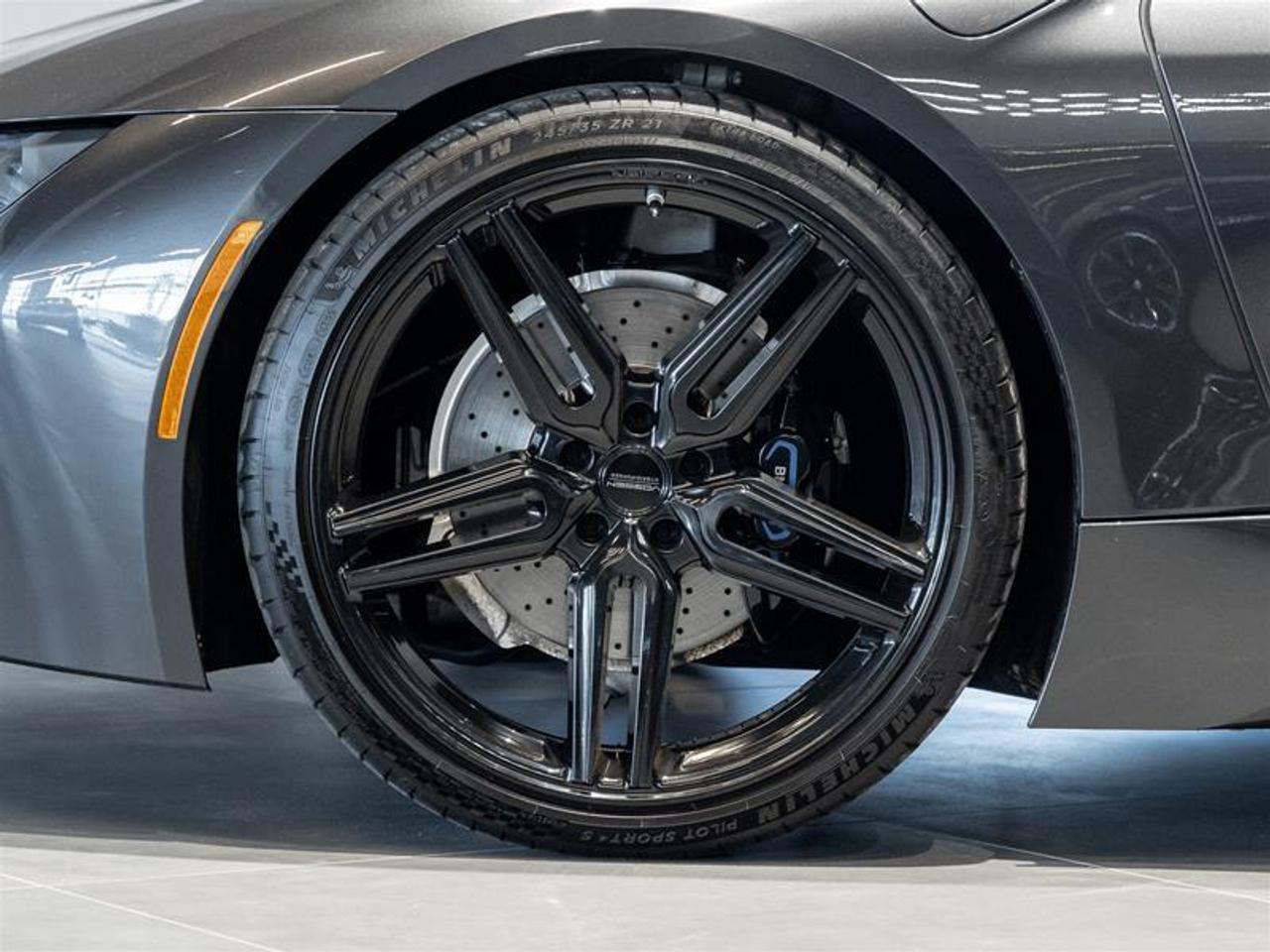 2019 BMW i8 Base 2dr All-Wheel Drive Roadster Photo