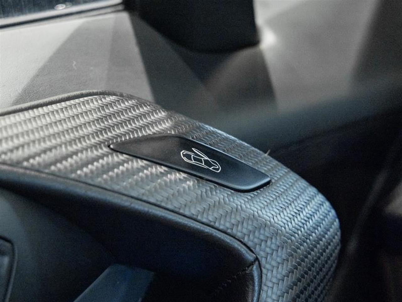 2019 BMW i8 Base 2dr All-Wheel Drive Roadster Photo