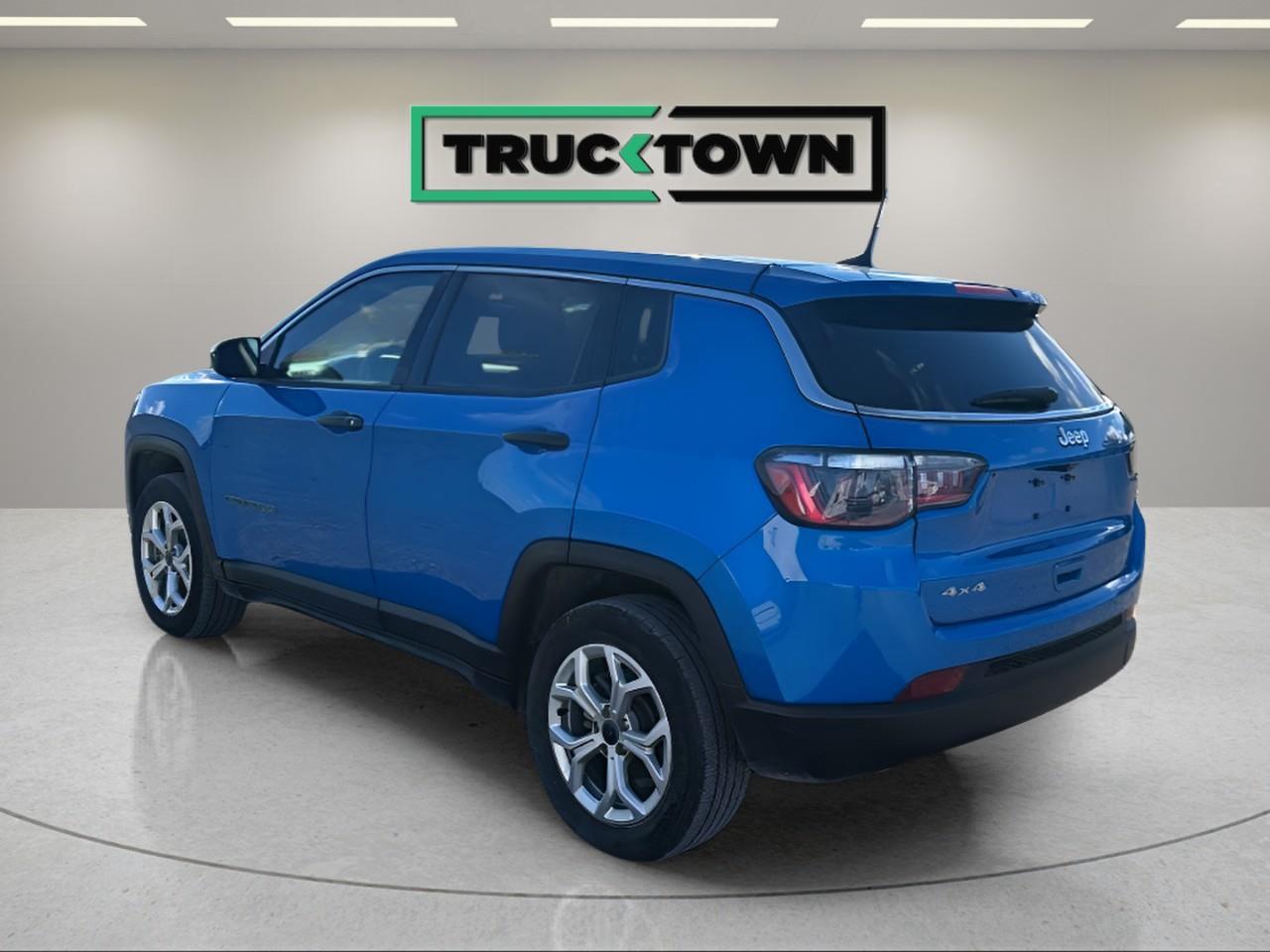 2025 Jeep Compass Sport 4dr 4x4 Photo