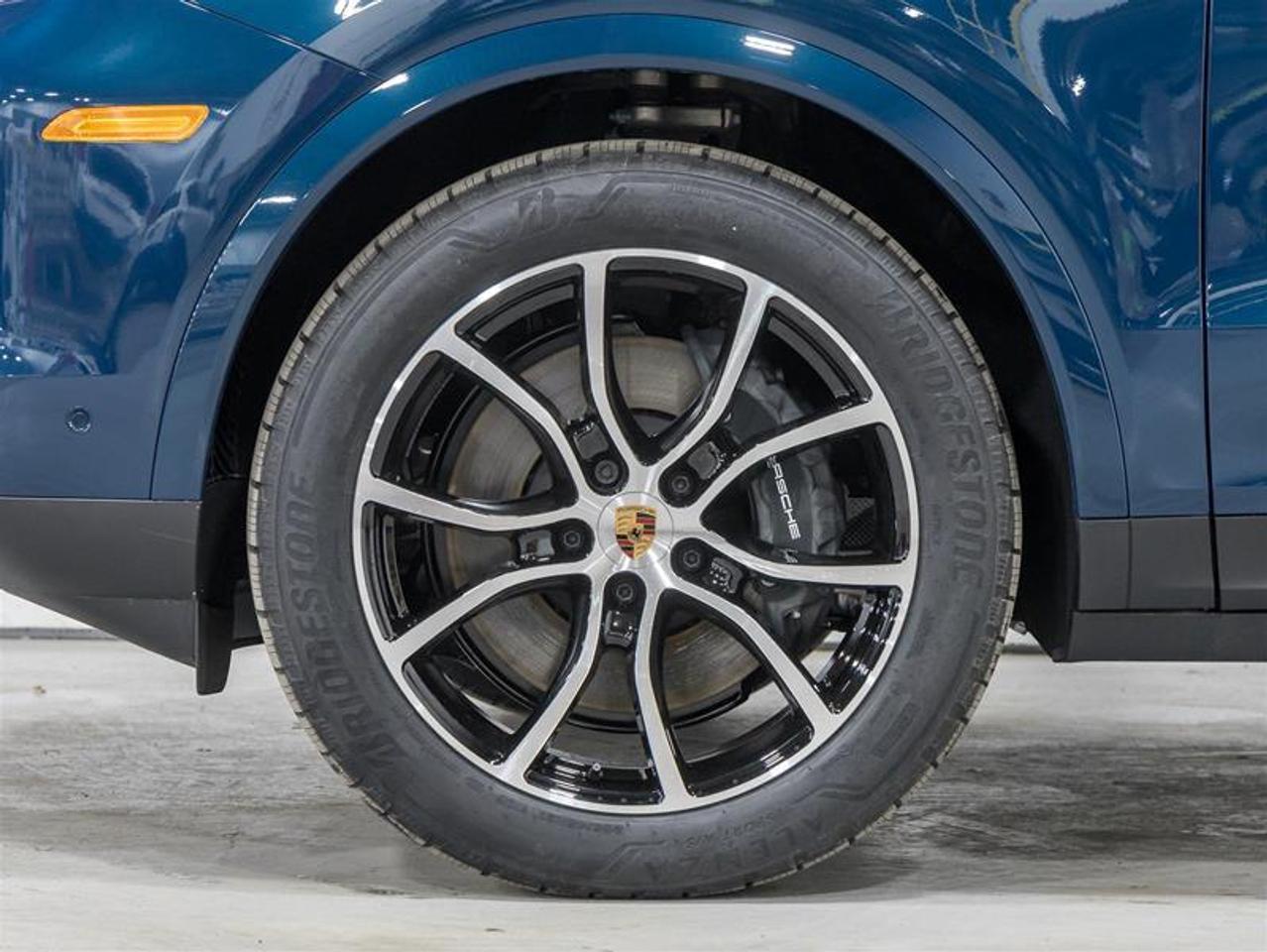 2026 Porsche Cayenne  Photo4