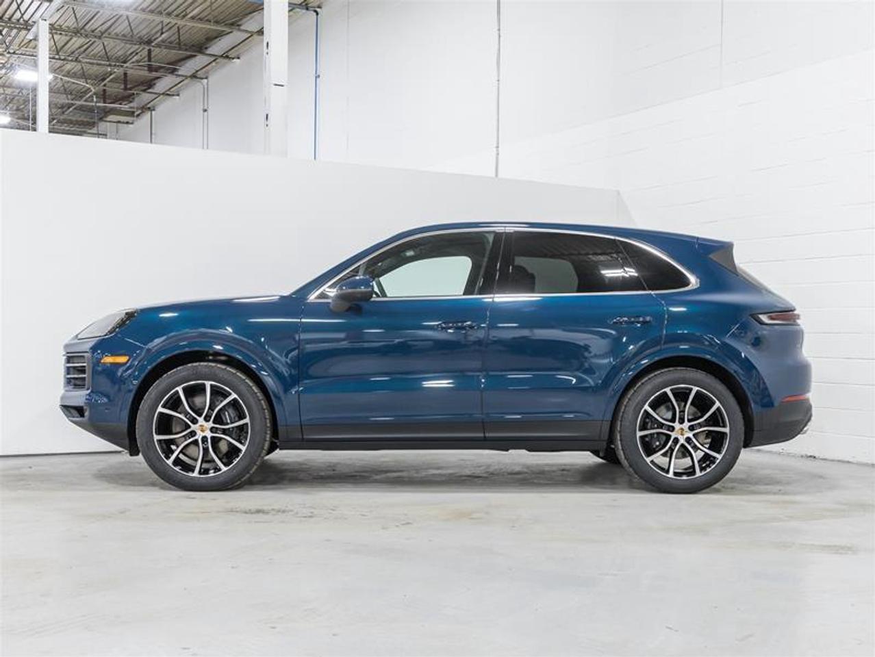 2026 Porsche Cayenne  Photo3