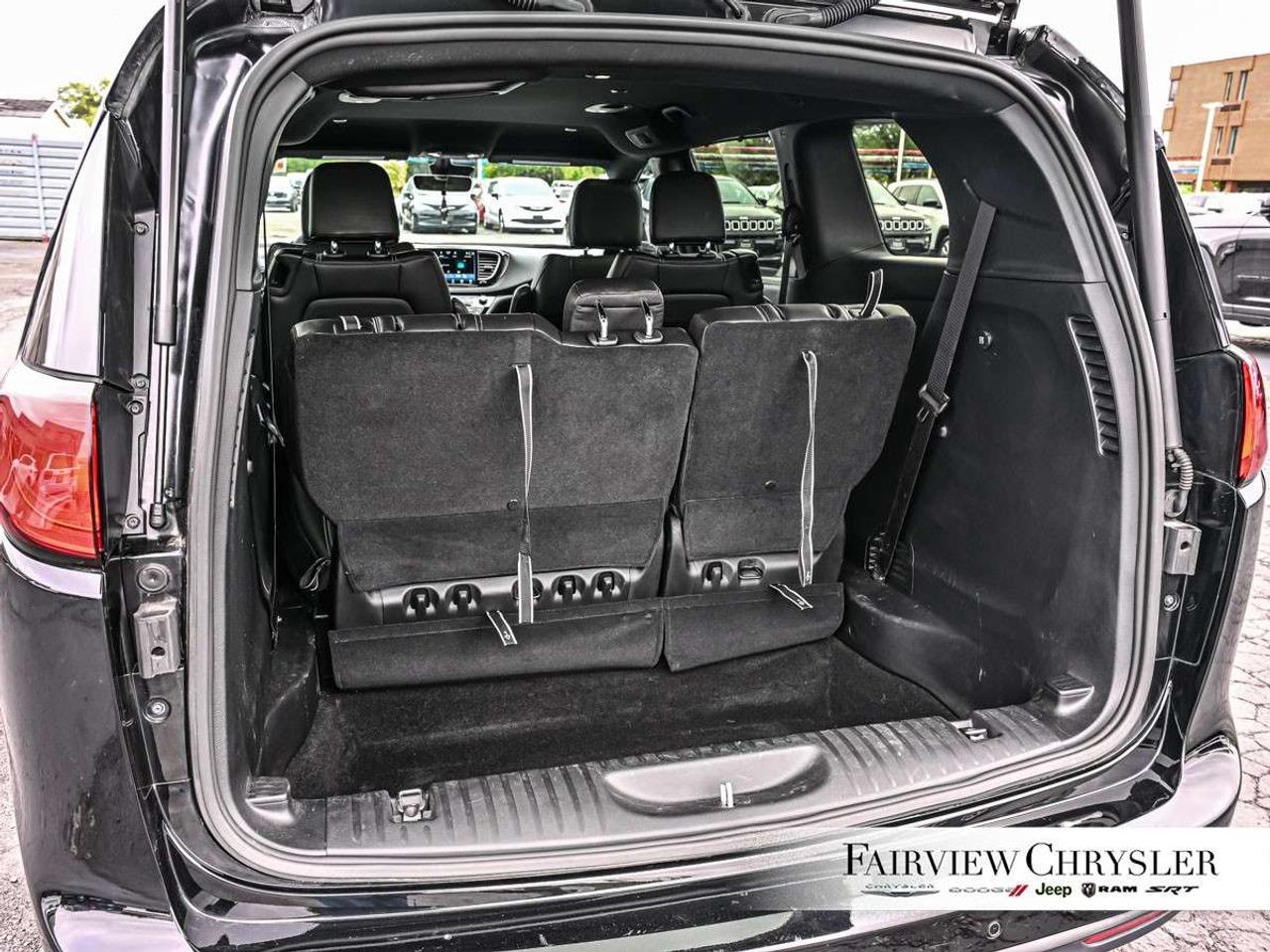 2026 Chrysler Grand Caravan SXT 2WD RUNNING BOARDS   CARPLAY   PWR SLIDING DOORS   REMOTE START   LEATHER Photo