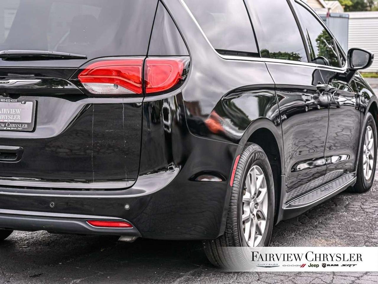 2026 Chrysler Grand Caravan SXT 2WD RUNNING BOARDS   CARPLAY   PWR SLIDING DOORS   REMOTE START   LEATHER Photo