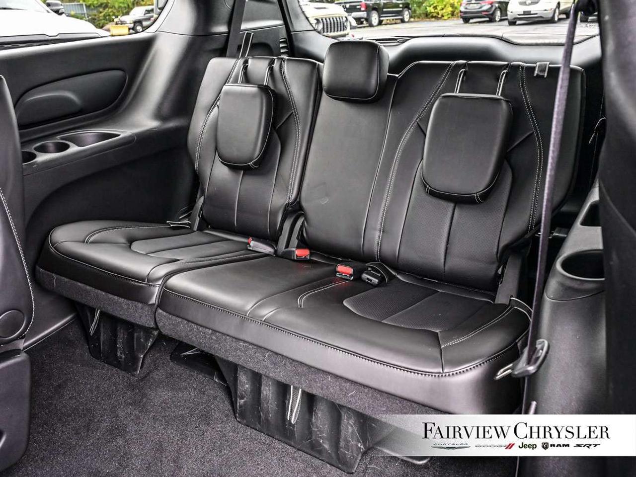 2026 Chrysler Grand Caravan SXT 2WD RUNNING BOARDS   CARPLAY   PWR SLIDING DOORS   REMOTE START   LEATHER Photo
