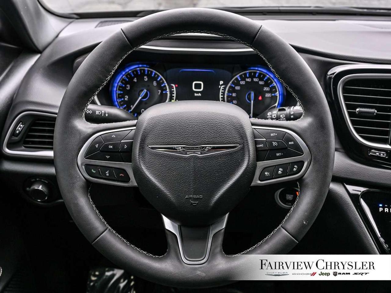 2026 Chrysler Grand Caravan SXT 2WD RUNNING BOARDS   CARPLAY   PWR SLIDING DOORS   REMOTE START   LEATHER Photo