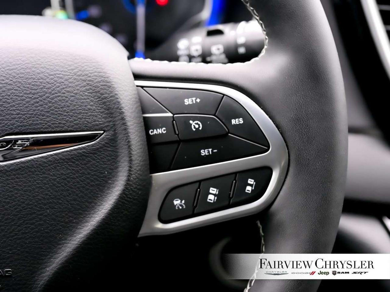 2026 Chrysler Grand Caravan SXT 2WD RUNNING BOARDS   CARPLAY   PWR SLIDING DOORS   REMOTE START   LEATHER Photo