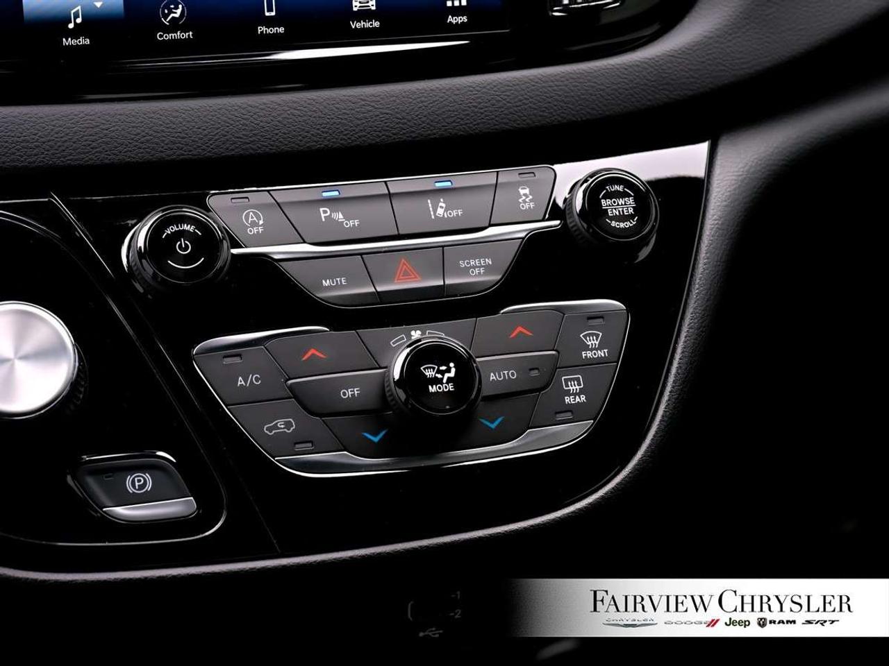 2026 Chrysler Grand Caravan SXT 2WD RUNNING BOARDS   CARPLAY   PWR SLIDING DOORS   REMOTE START   LEATHER Photo