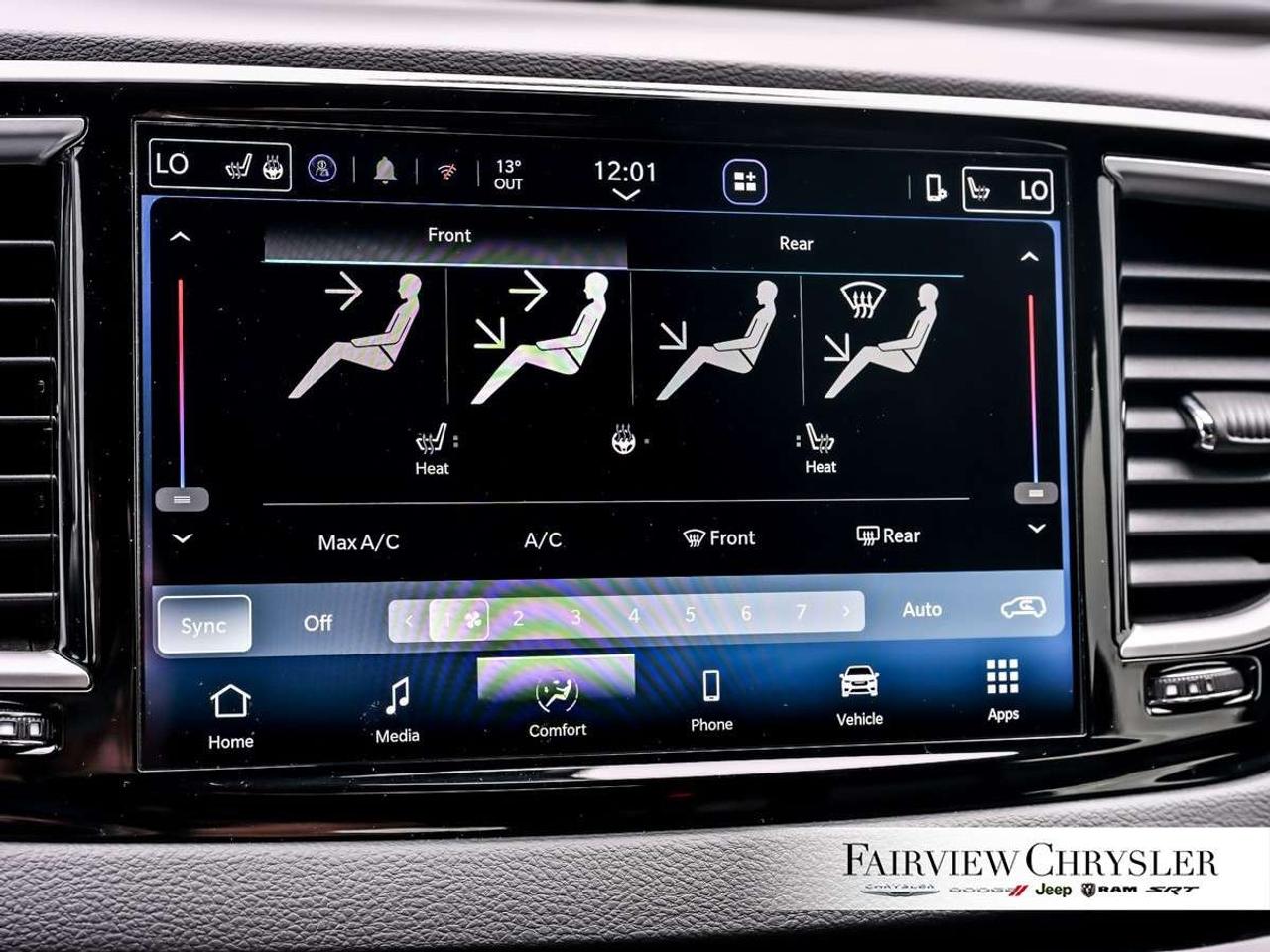 2026 Chrysler Grand Caravan SXT 2WD RUNNING BOARDS   CARPLAY   PWR SLIDING DOORS   REMOTE START   LEATHER Photo
