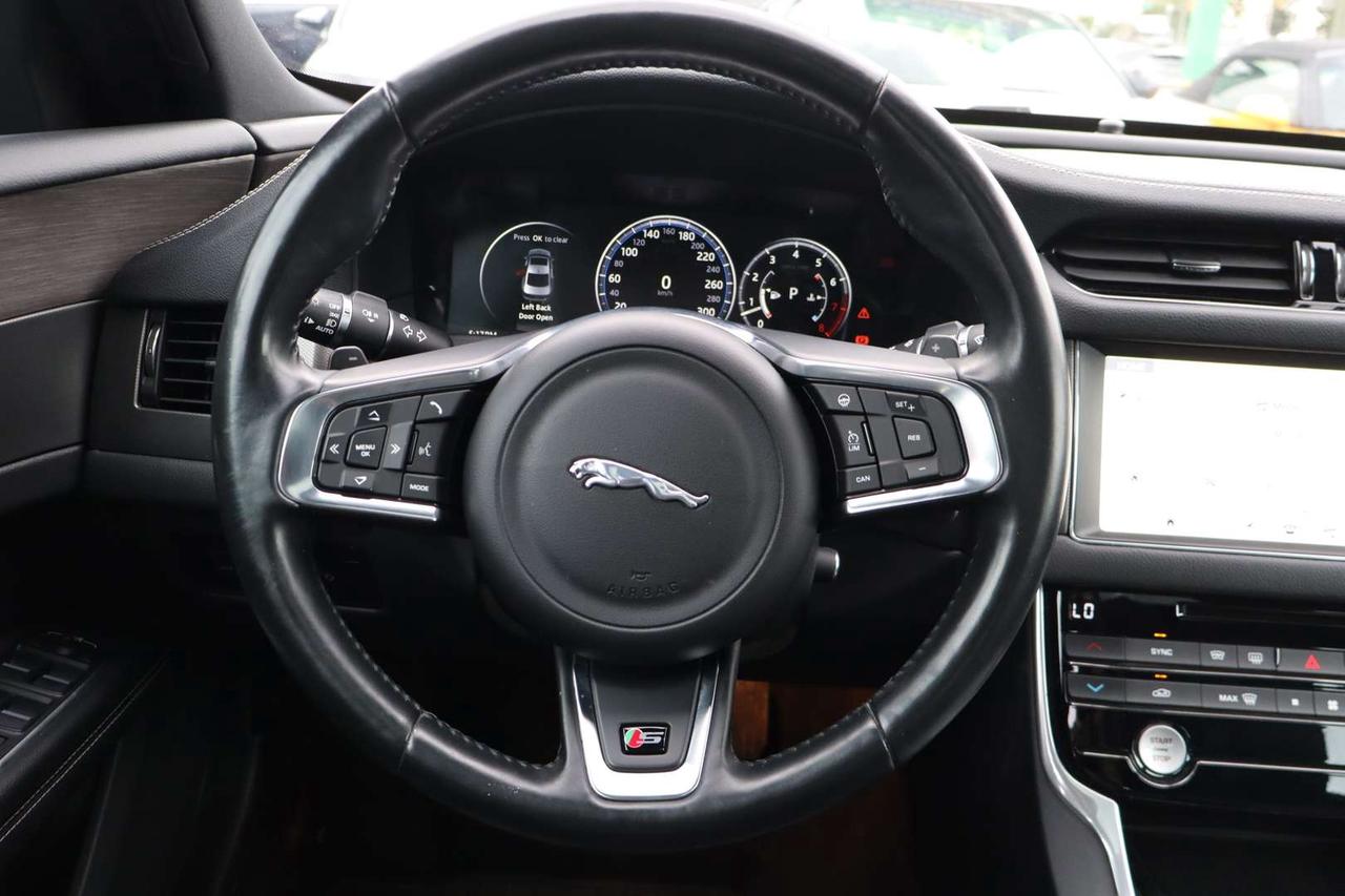2017 Jaguar XF S AWD V6   ACCIDENT FREE   Meridian   HUD   Safety Certified Photo