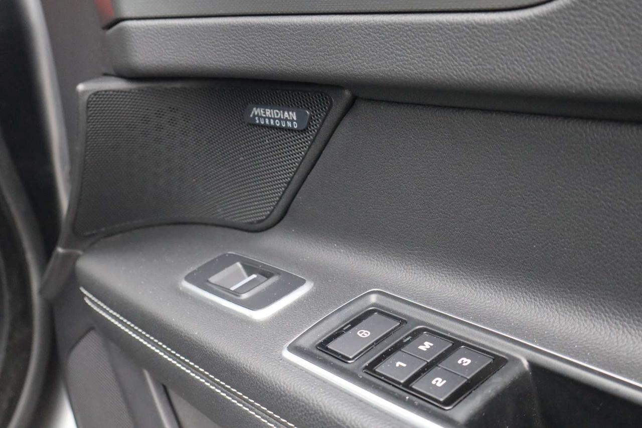 2017 Jaguar XF S AWD V6   ACCIDENT FREE   Meridian   HUD   Safety Certified Photo
