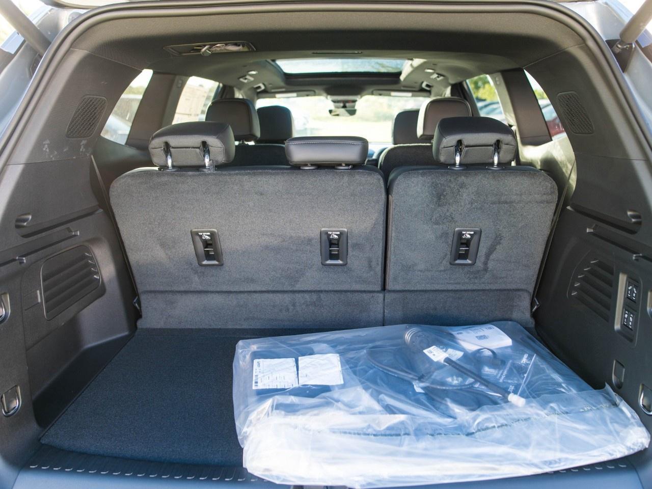 2027 GMC Acadia AWD DENALI Photo