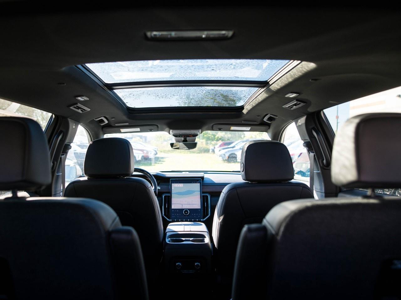 2027 GMC Acadia AWD DENALI Photo