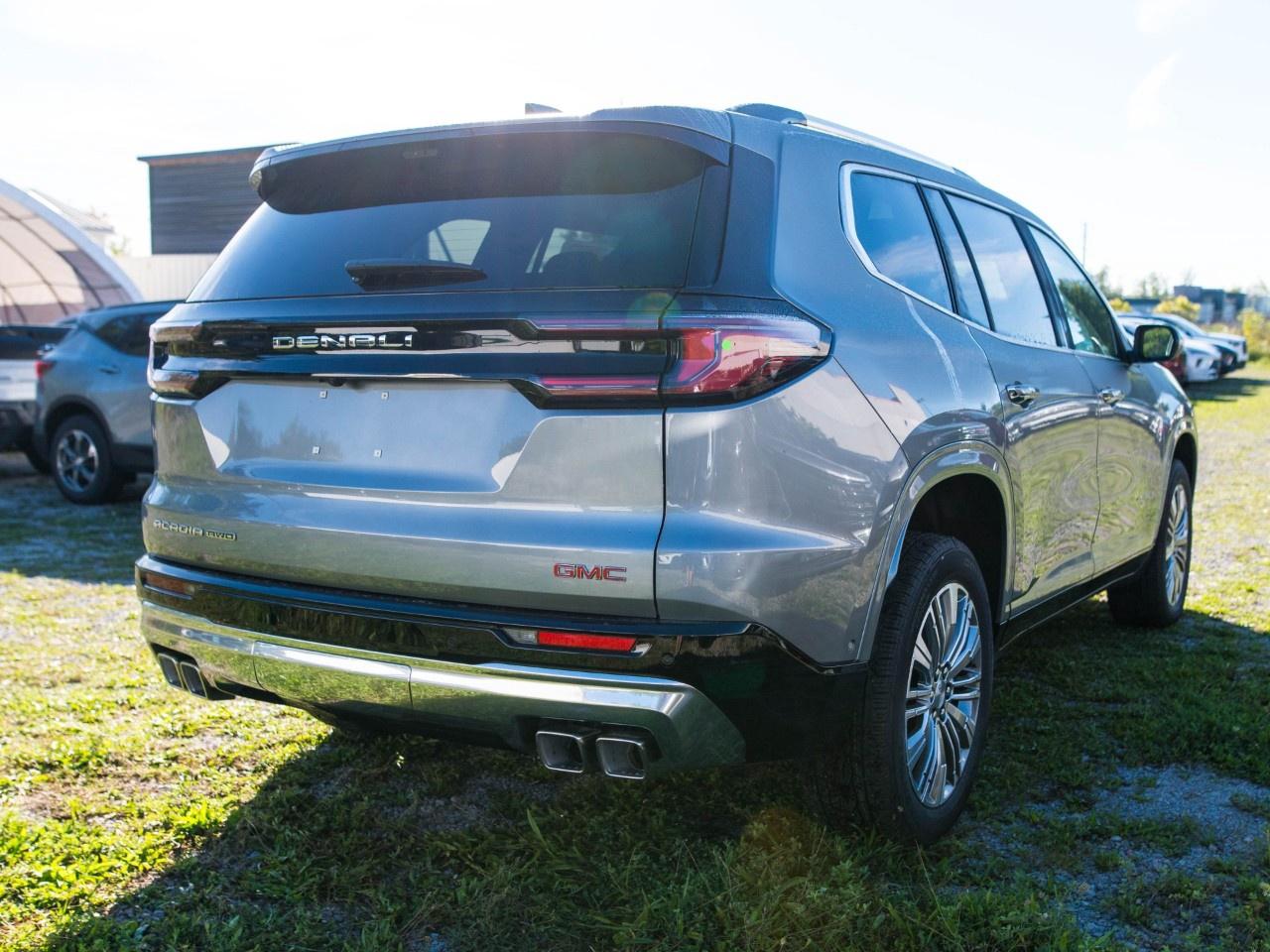 2027 GMC Acadia AWD DENALI Photo