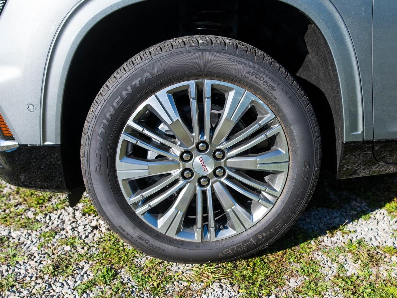 2027 GMC Acadia AWD DENALI Photo