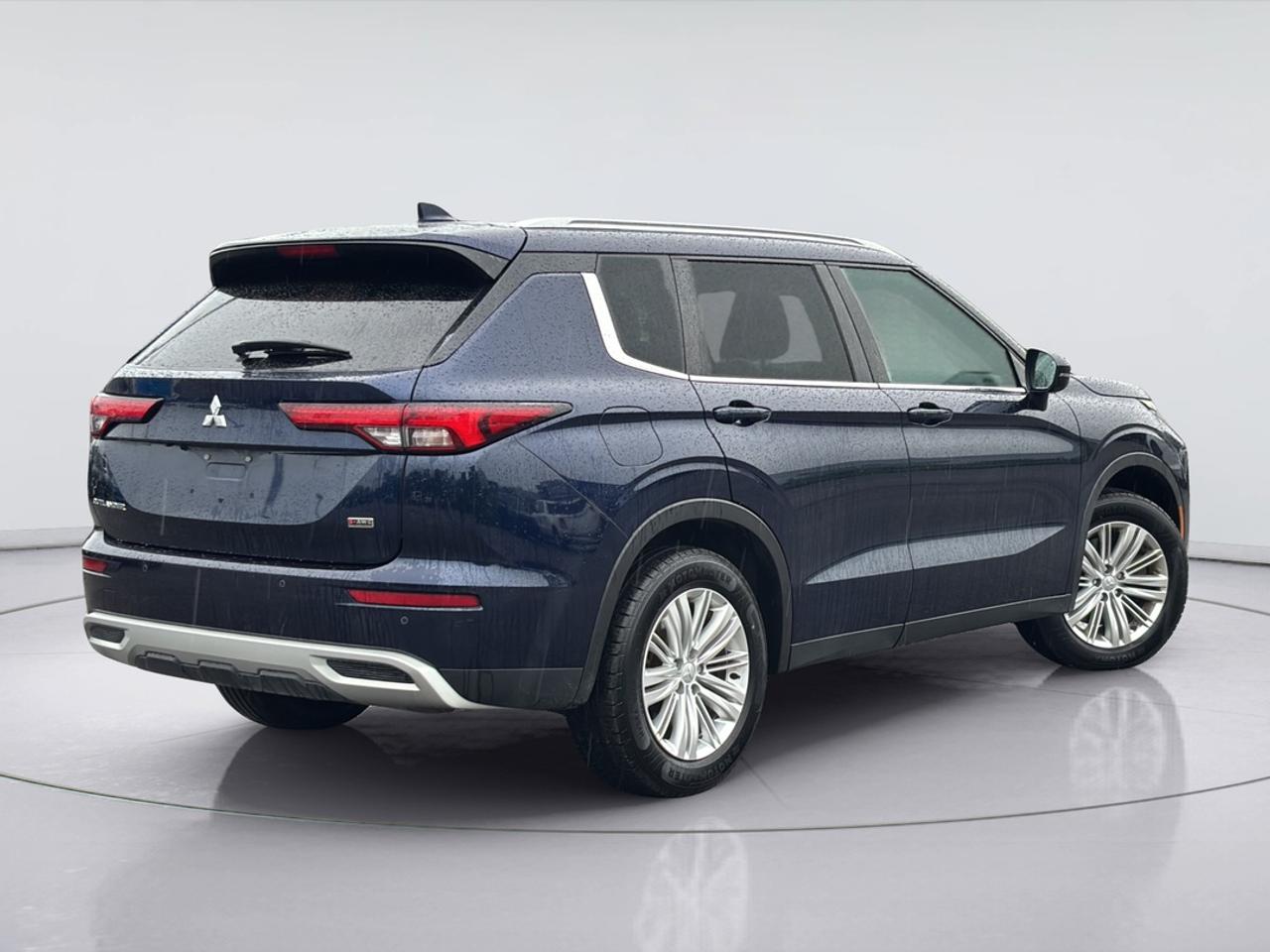 2022 Mitsubishi Outlander SE Photo4