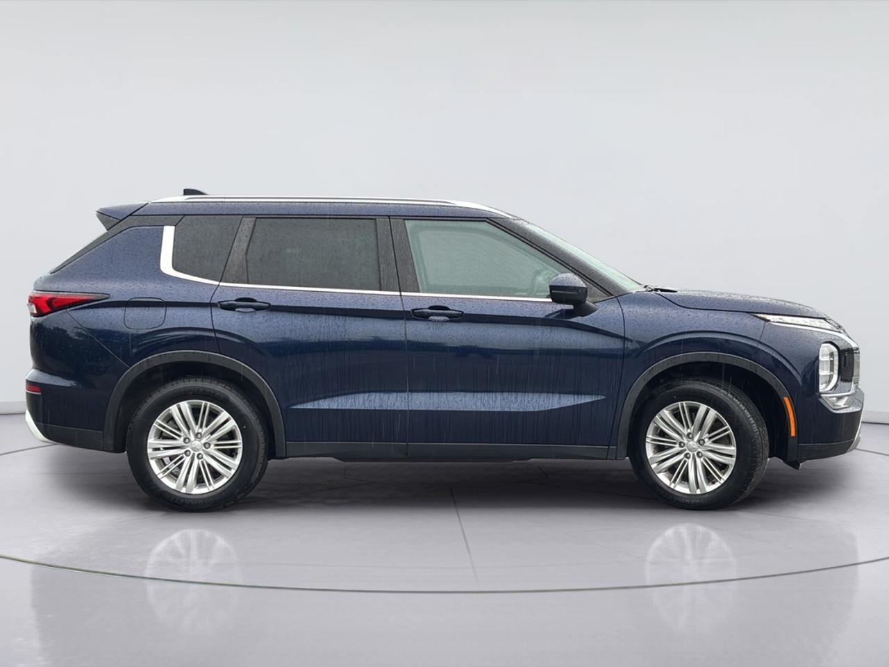 2022 Mitsubishi Outlander SE Photo