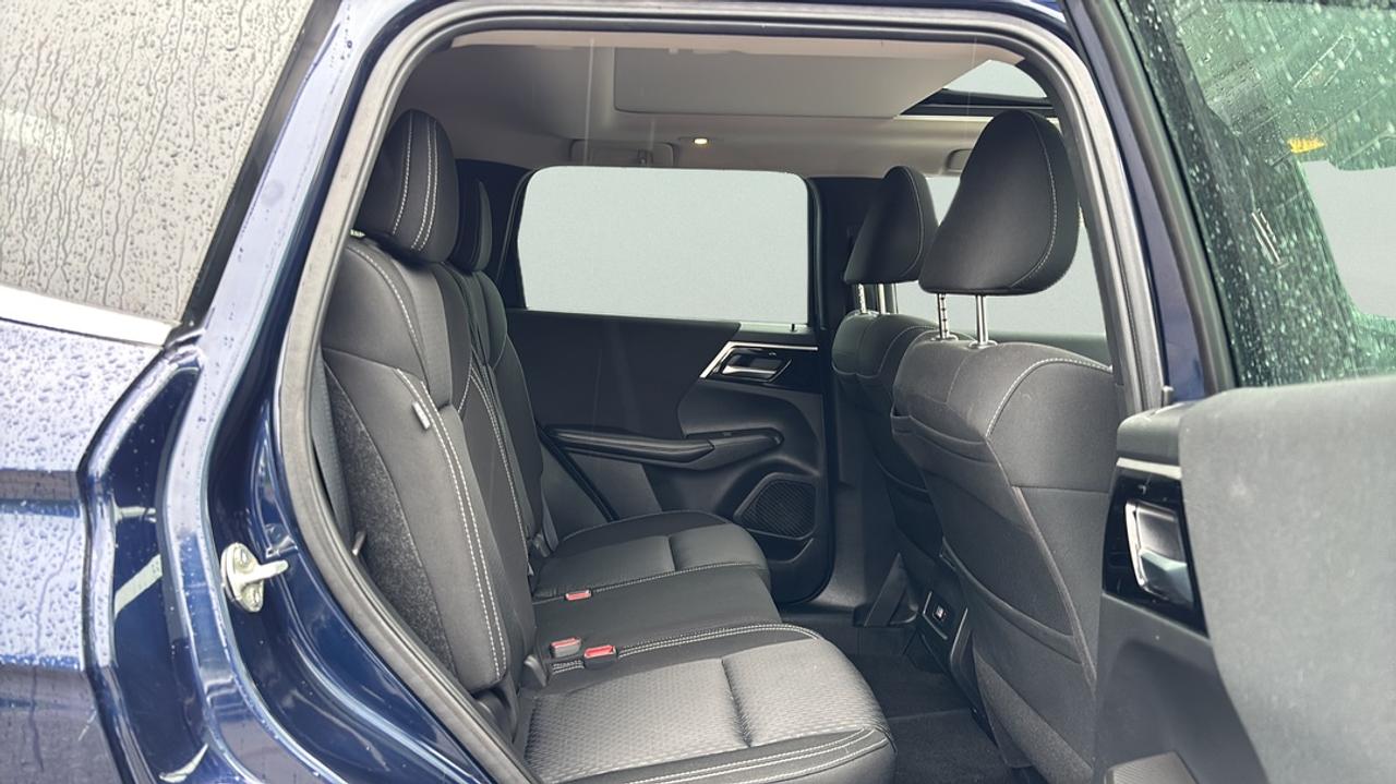 2022 Mitsubishi Outlander SE Photo