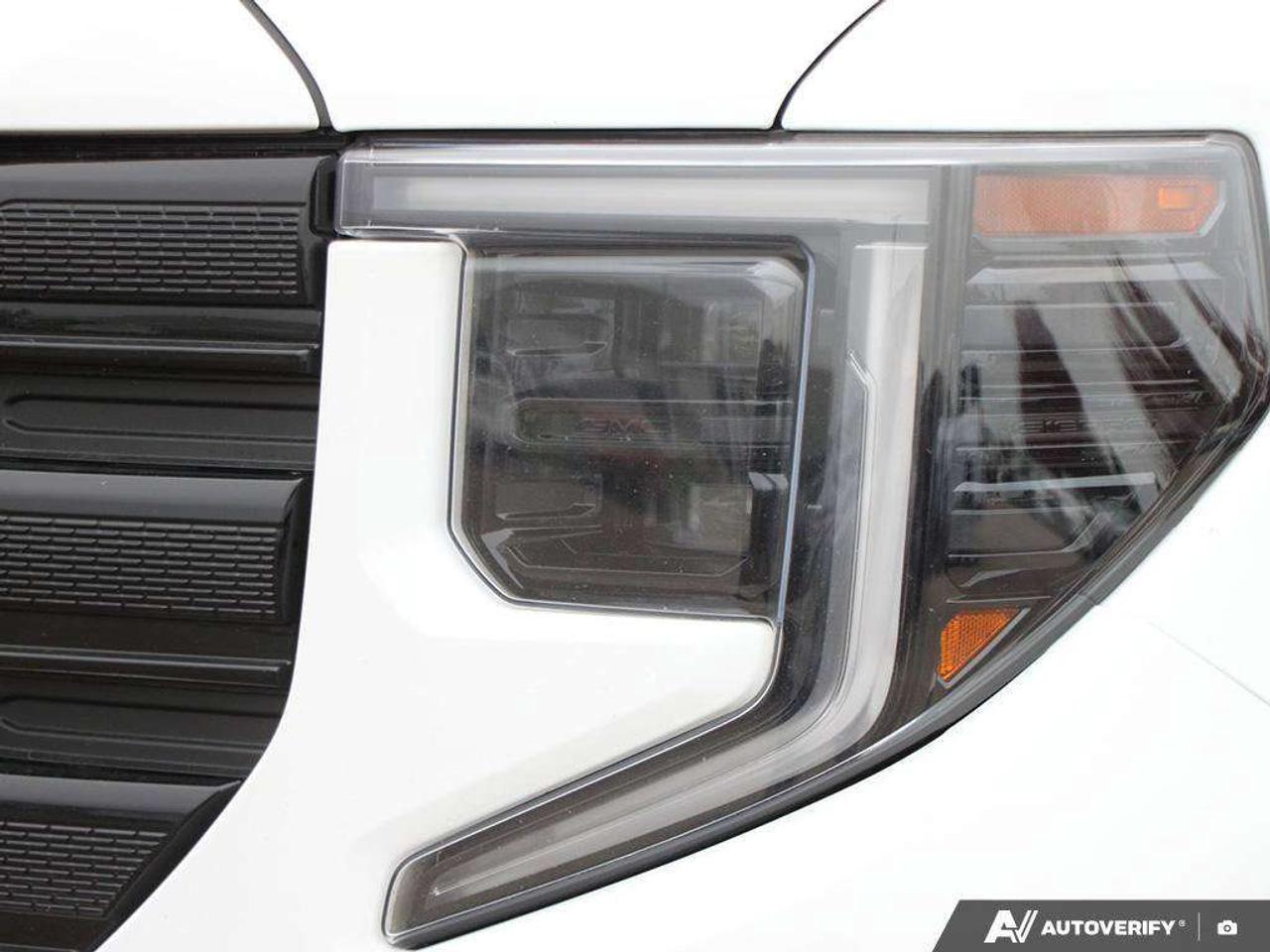 2022 GMC Sierra 1500 ELEVATION, 2.7L 4-CYL, 4X4, ALLOYS, CLOTH, 1-OWNER, MACMASTER ORIGINAL, CERTIFIED PREOWNED! Photo