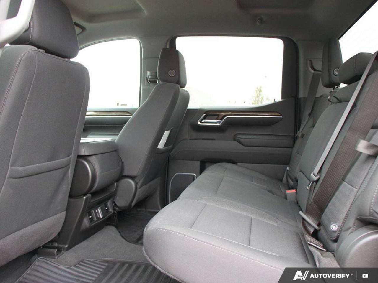 2022 GMC Sierra 1500 ELEVATION, 2.7L 4-CYL, 4X4, ALLOYS, CLOTH, 1-OWNER, MACMASTER ORIGINAL, CERTIFIED PREOWNED! Photo