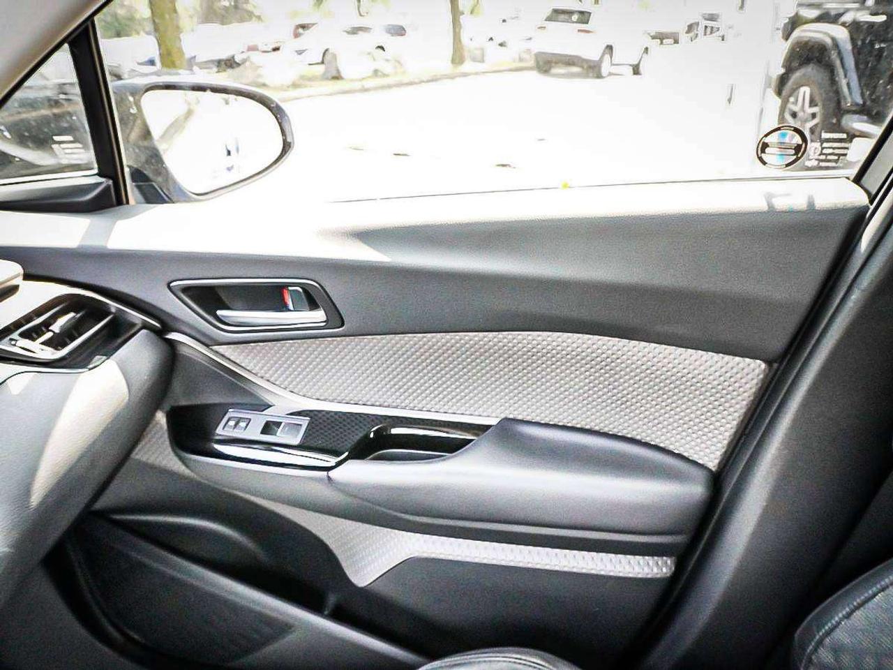 2020 Toyota C-HR  Photo
