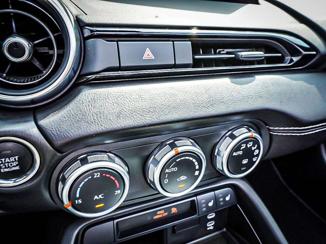 2025 Mazda MX-5  Photo