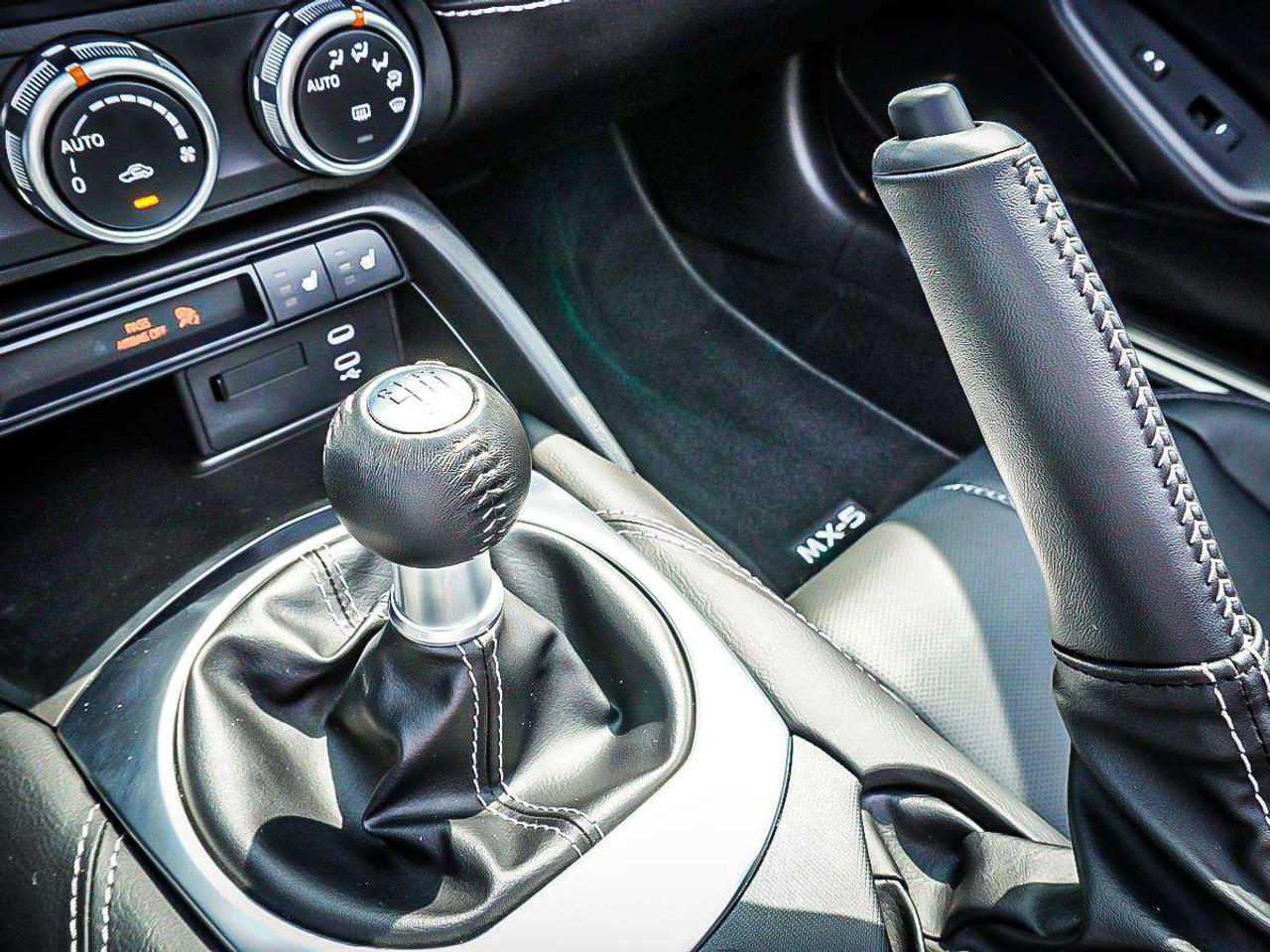2025 Mazda MX-5  Photo