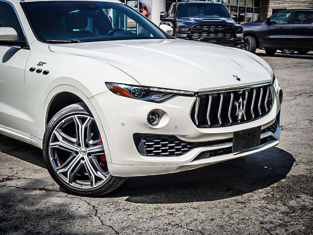 2023 Maserati Levante  Photo2