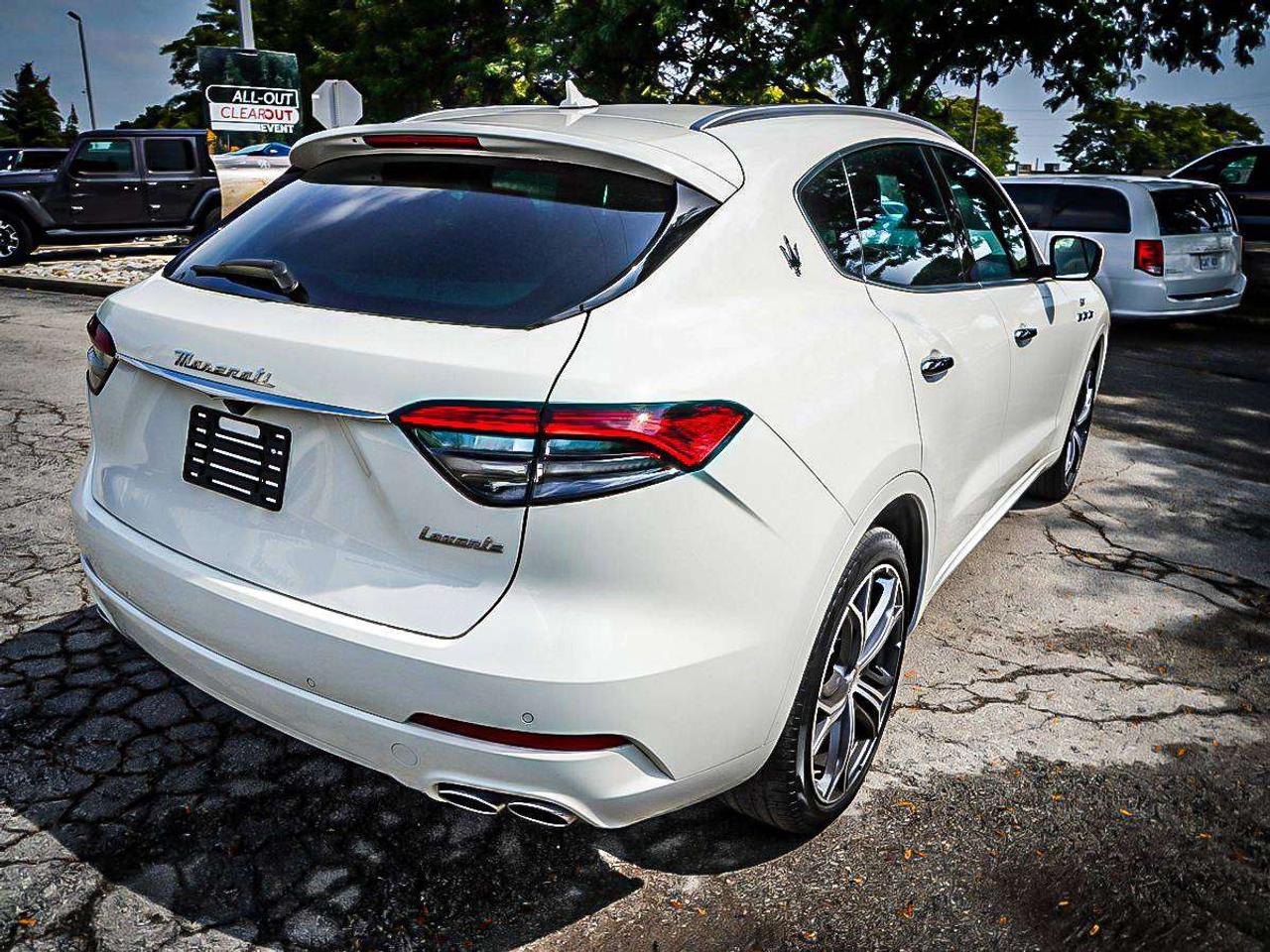 2023 Maserati Levante  Photo