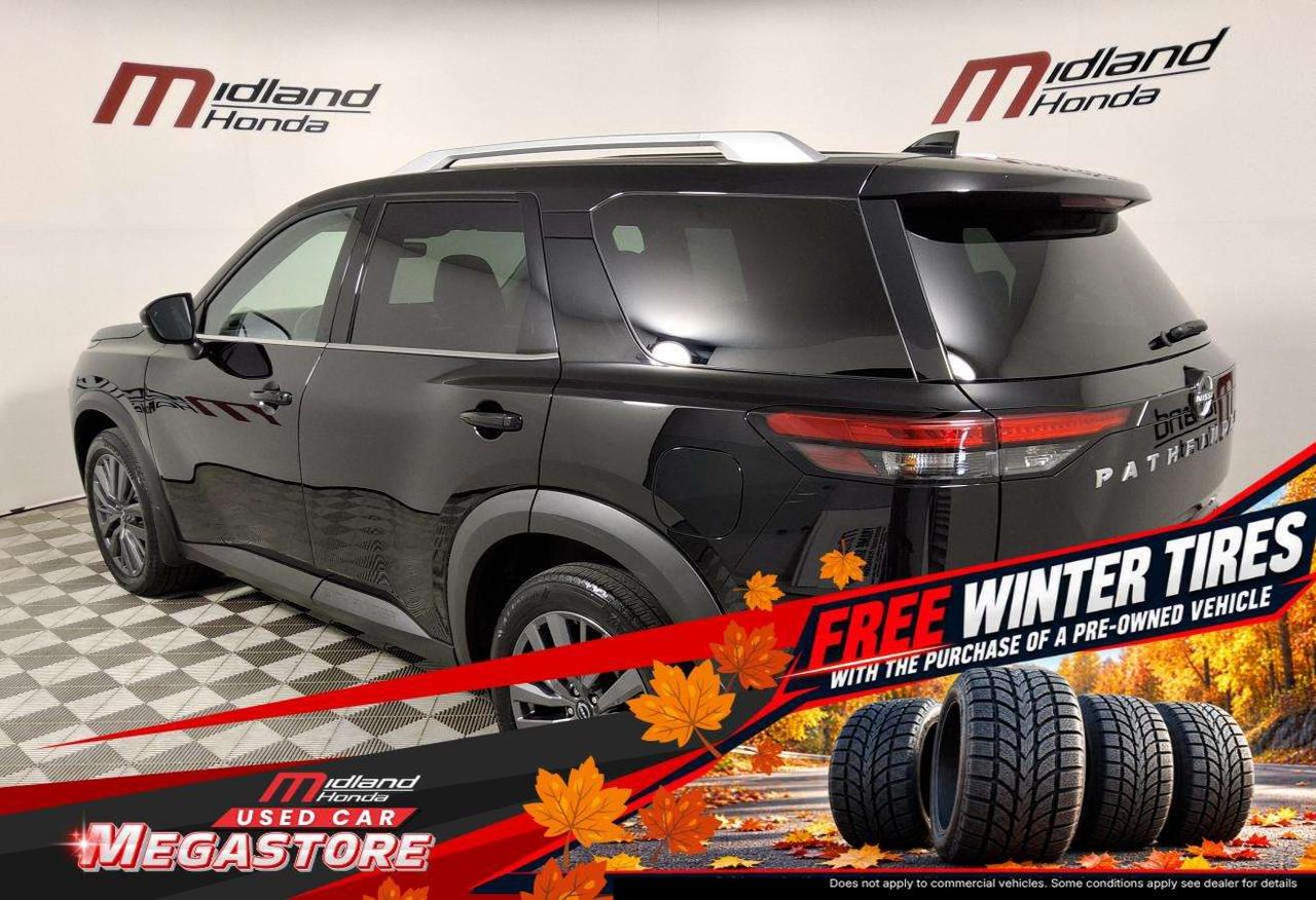 2023 Nissan Pathfinder SL Photo